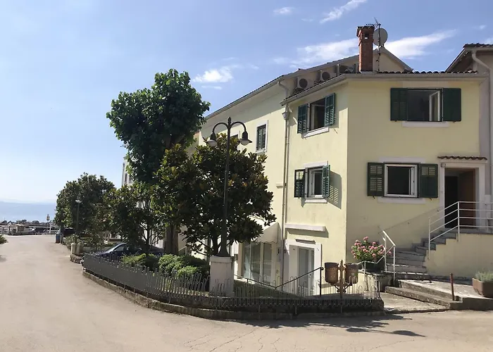Placa Apartments