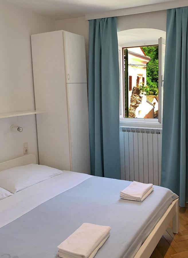 Apartment Placa